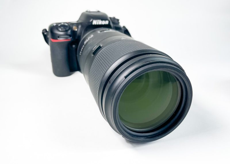 téléobjectif sur appareil photo reflex Nikon