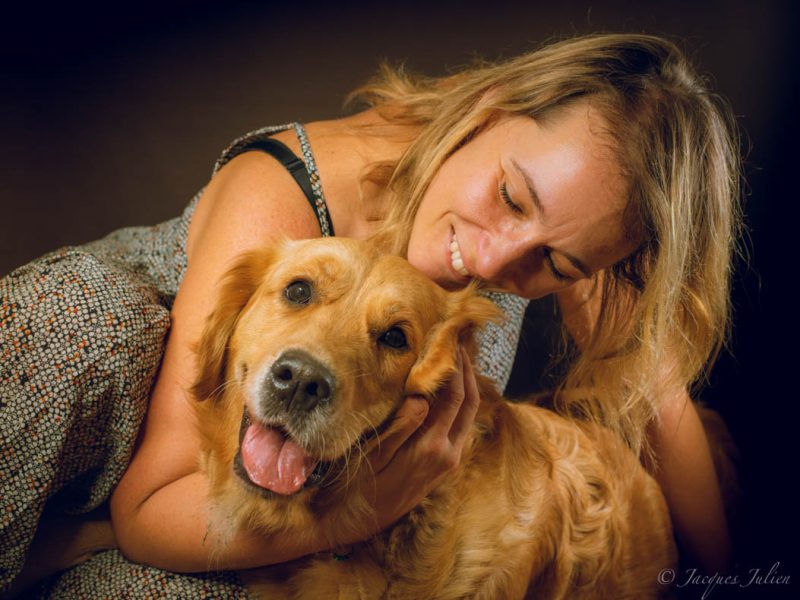 jeune femme et son chien